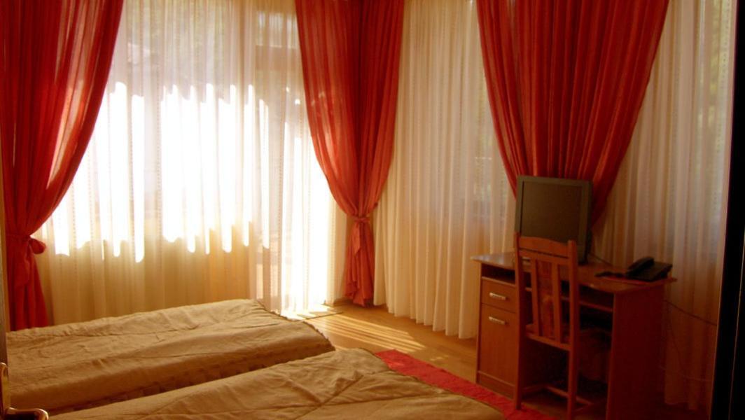 Family Hotel Silvestar Veliko Tărnovo Exteriör bild