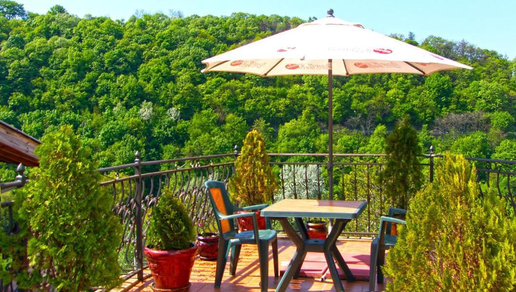 Family Hotel Silvestar Veliko Tărnovo Exteriör bild