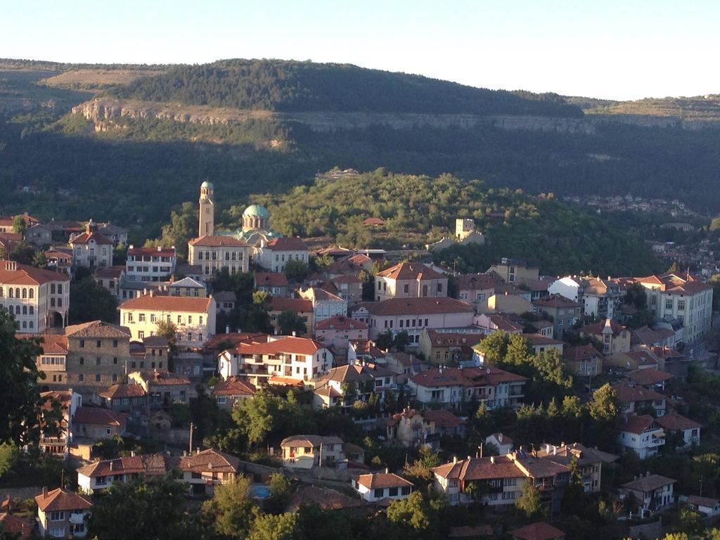 Family Hotel Silvestar Veliko Tărnovo Exteriör bild