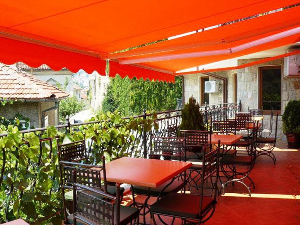 Family Hotel Silvestar Veliko Tărnovo Exteriör bild